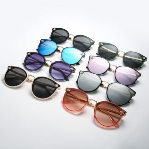 2020 luxury bee Fashion for women Sunglasses Men Square Brand Design Sun Glasses Oculos Retro male iron